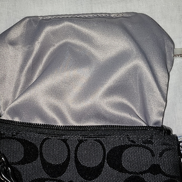 Coach Black Signature Jacquard Wristlet, Patent Leather Trim,Classic Pouch EUC - Picture 7 of 9